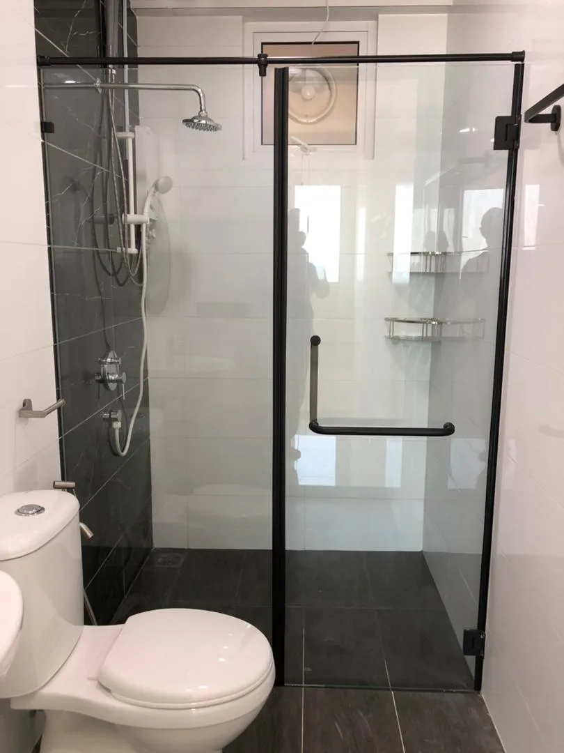Shower Screen