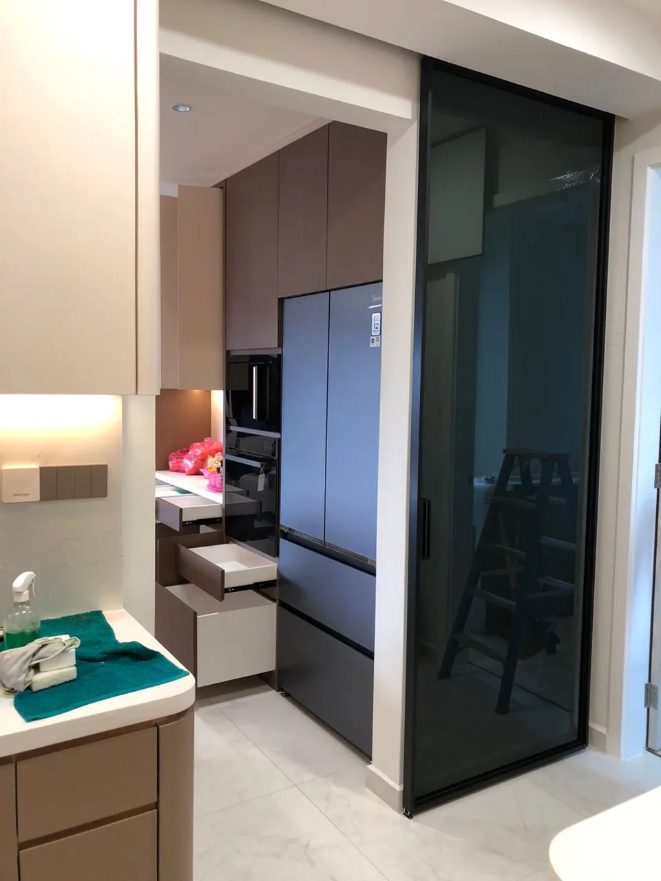 Sliding Door
