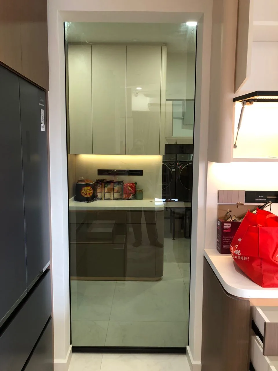 Sliding Door