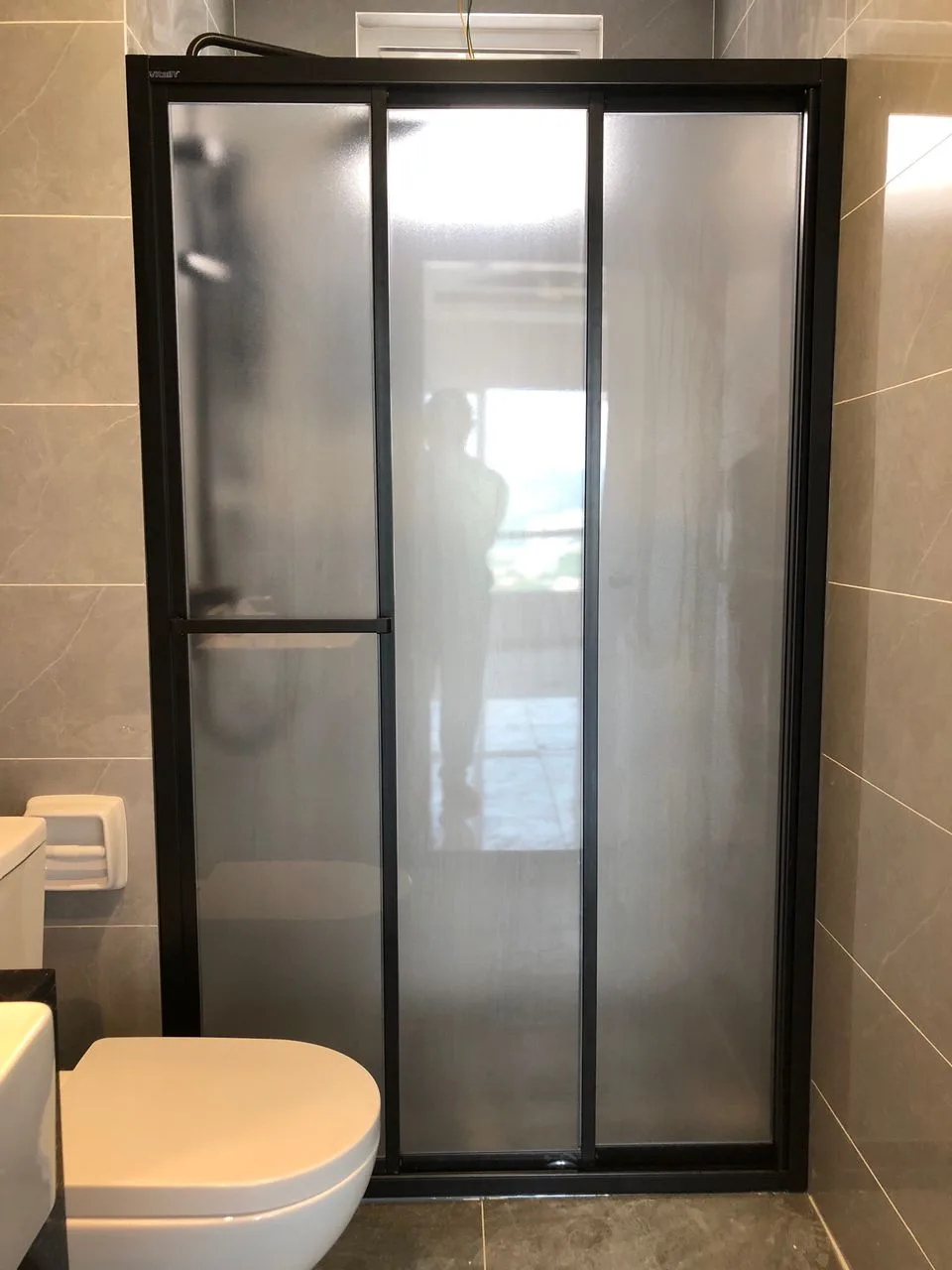 Shower Screen