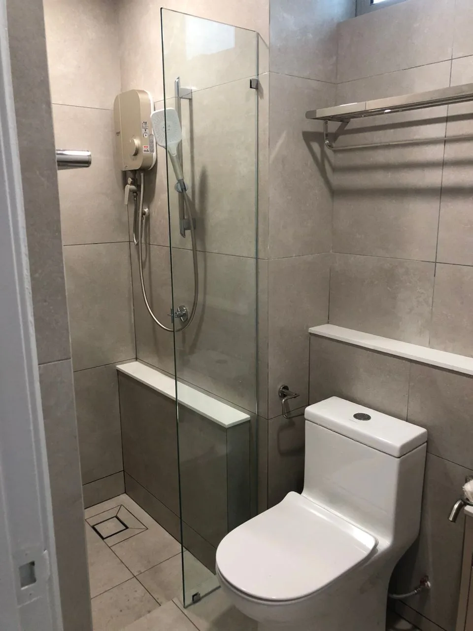 Shower Screen