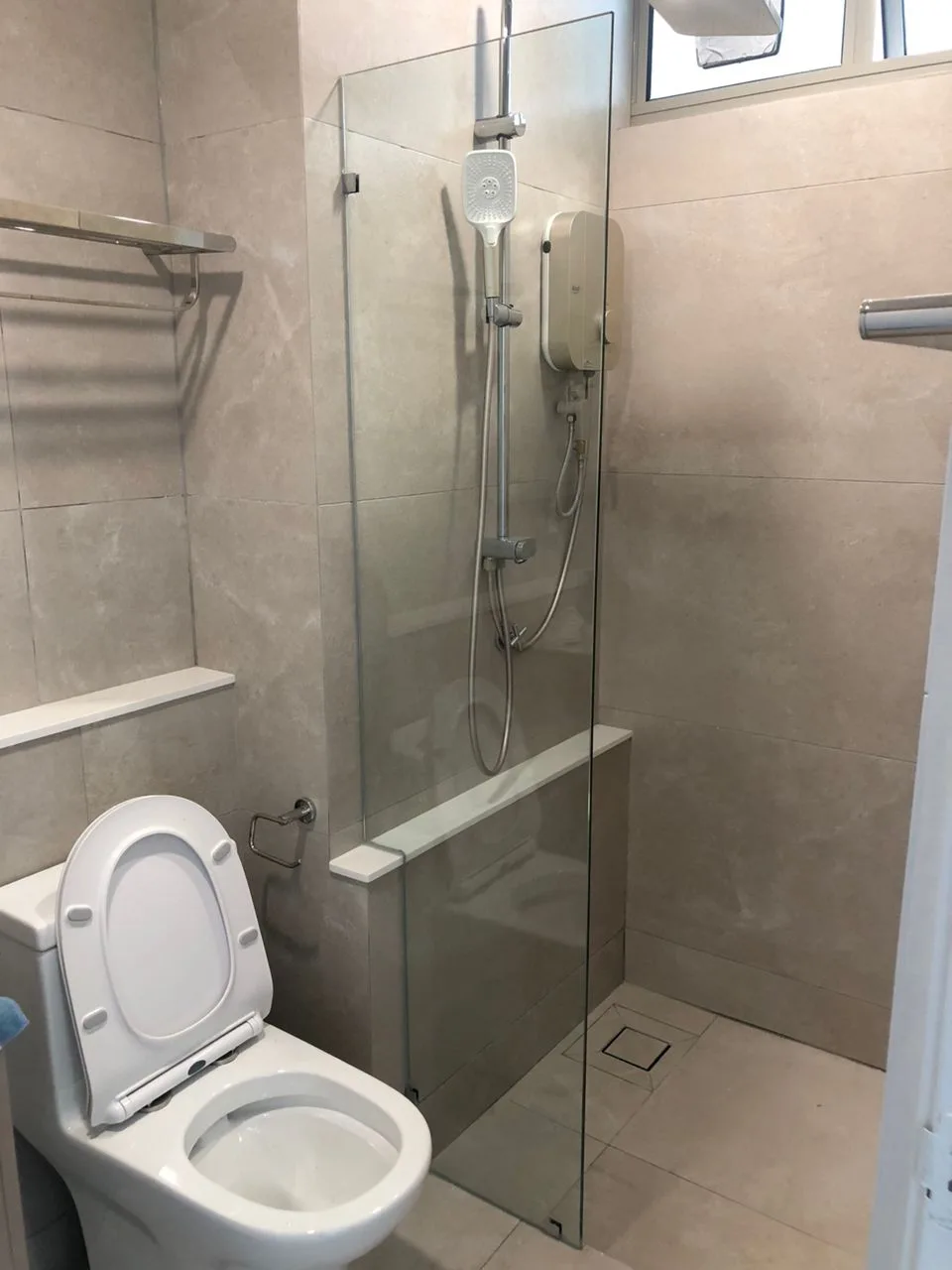 Shower Screen