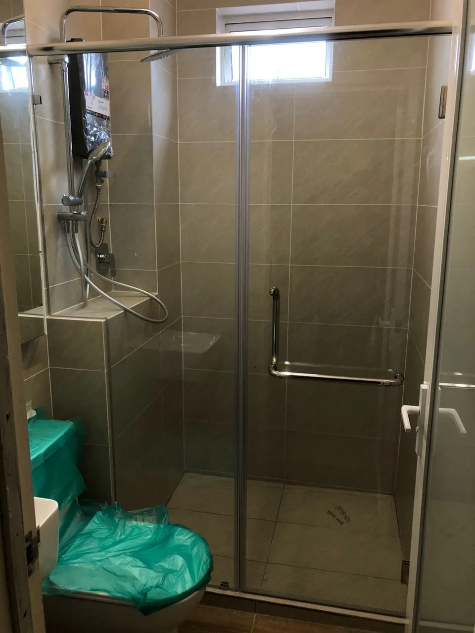 Shower Screen