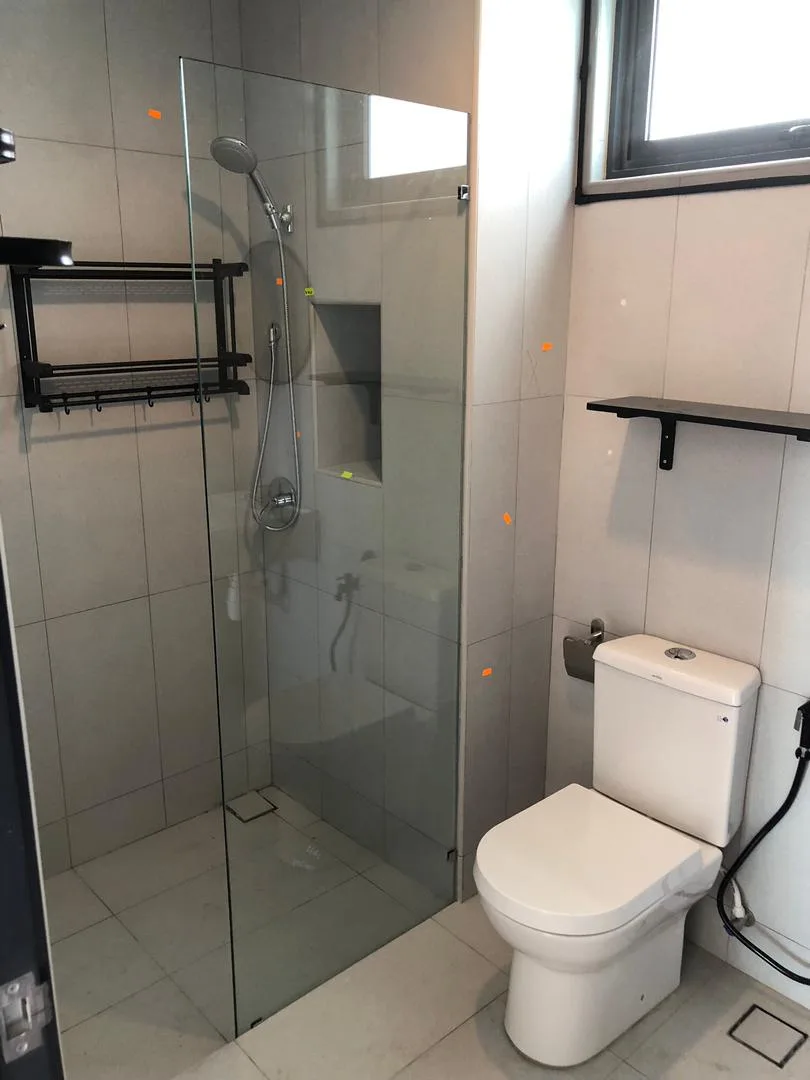 Shower Screen